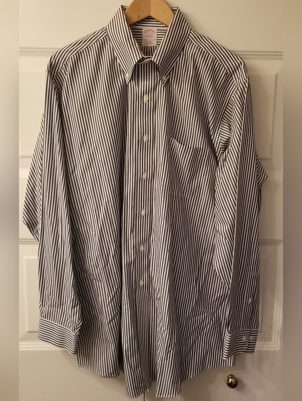 Brooks Brothers Men's Original Polo Shirt White/Charcoal Stripe 17 1/2-4/5 EUC!